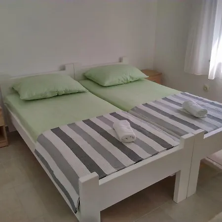 Agava Mokalo *
